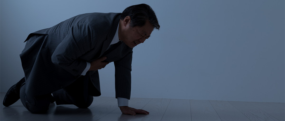 脂質異常症(高脂血症)により動脈硬化から心筋梗塞を引き起こした人のイメージ